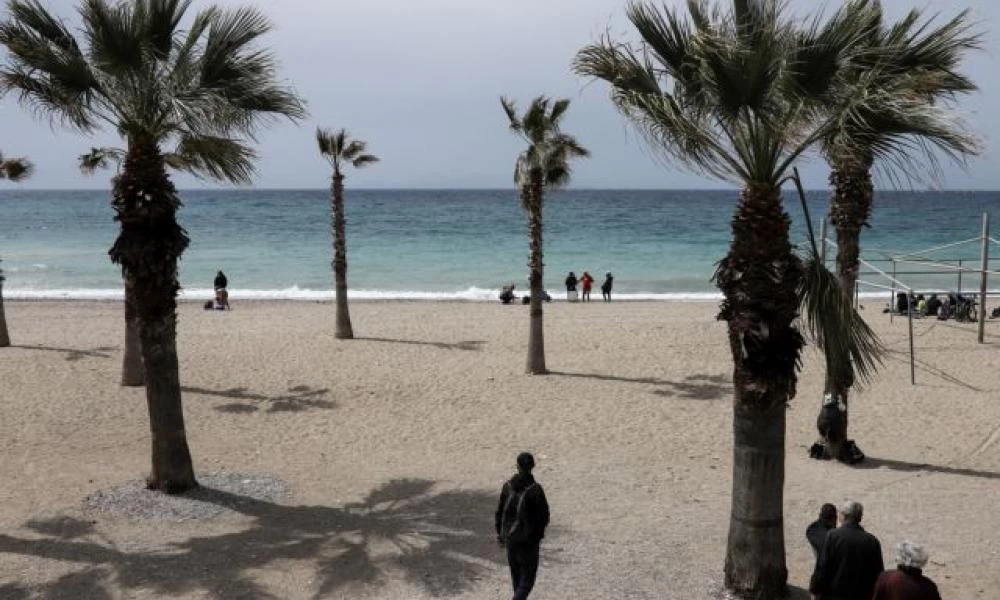 Πάσχα: Ρεκόρ ζήτησης για καταλύματα στα παράλια της Αττικής